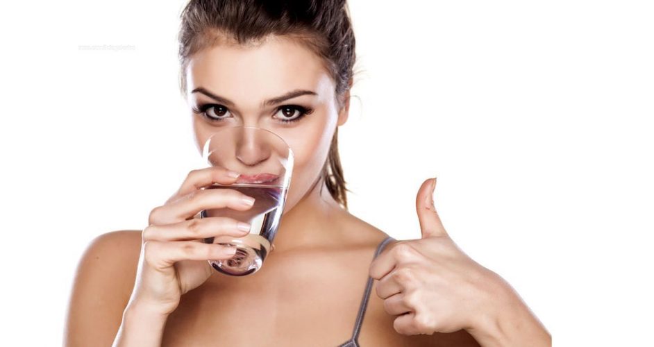 beneficios de beber agua purificada